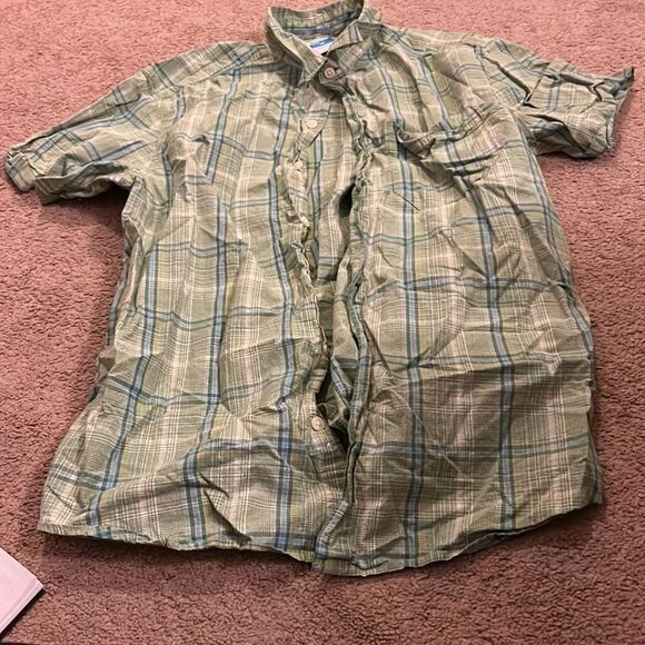 Columbia green button up L - Picture 2 of 7